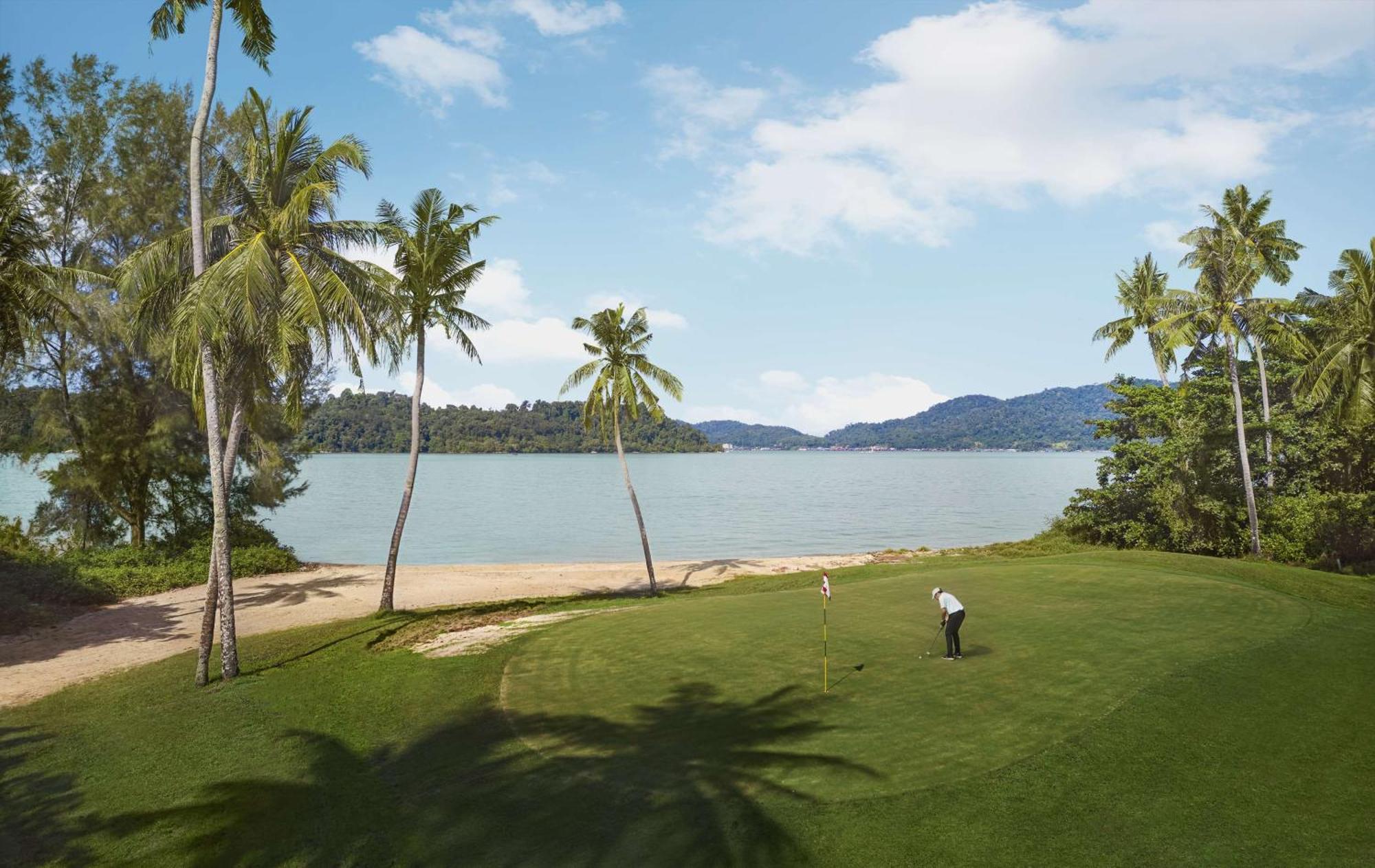 Doubletree By Hilton Damai Laut Otel Lumut Dış mekan fotoğraf
