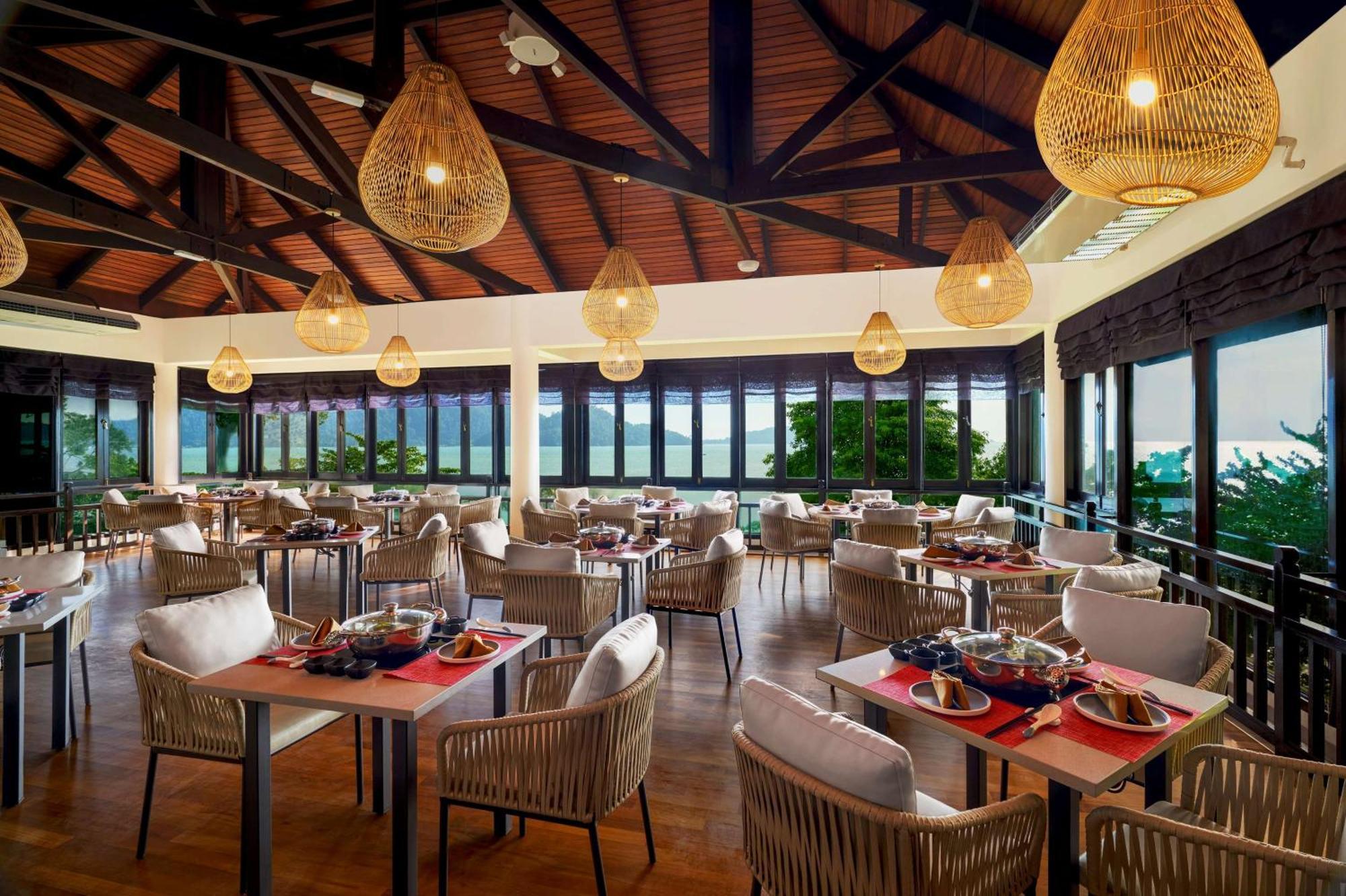 Doubletree By Hilton Damai Laut Otel Lumut Dış mekan fotoğraf